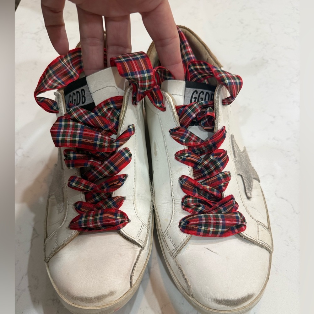 Golden goose superstar size 39 GUC with original laces and holiday ones too!